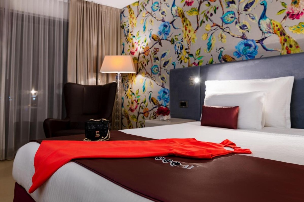 Room image 4