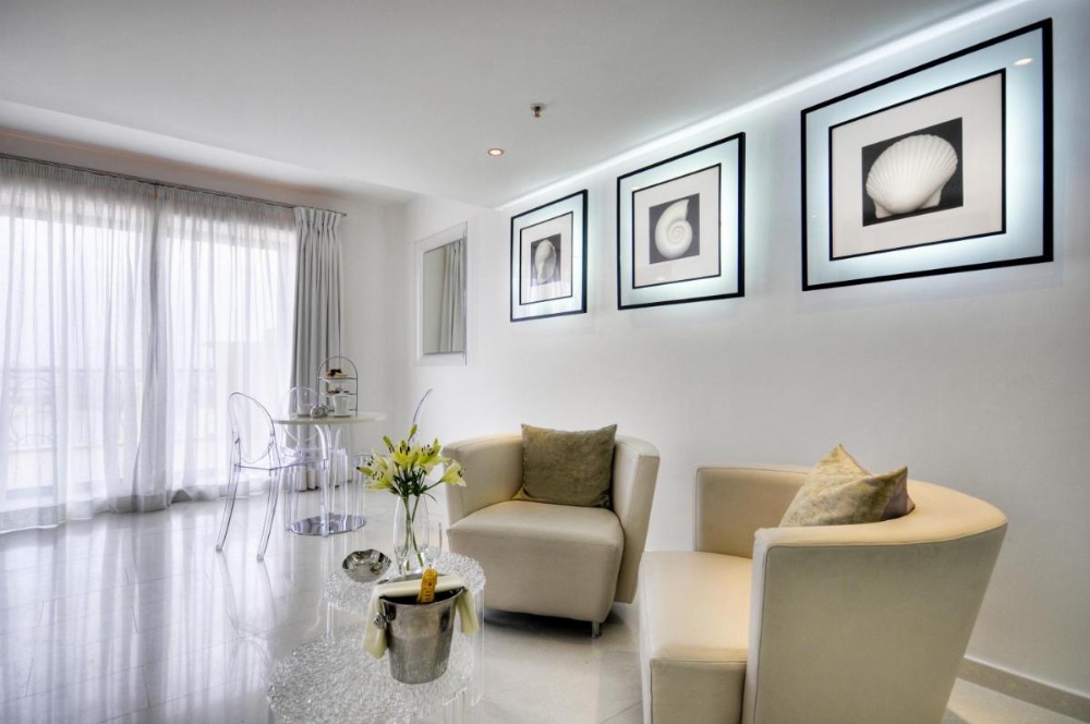 Room image 3